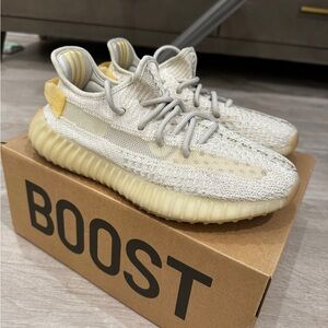 Yeezy Boost 350 V2 Cream Yellow Primeknit Sneakers